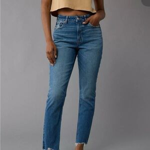 AE Strigid Mom Jeans 8 Long NWOT